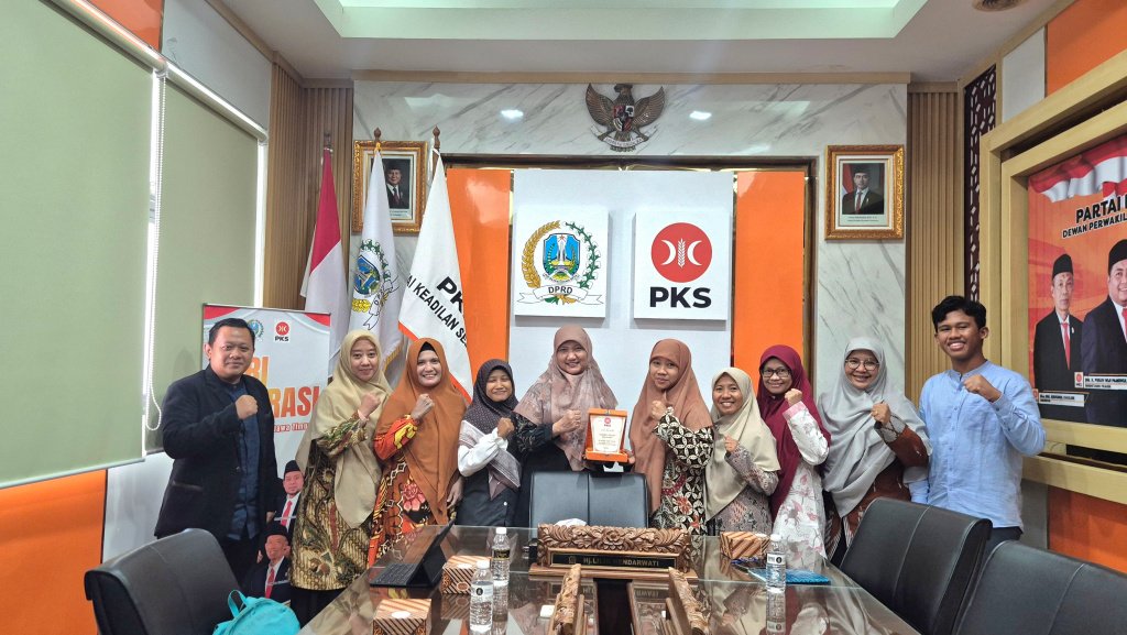 Fraksi PKS DPRD Jawa Timur menerima sejumlah aspirasi terkait pemenuhan hak penyandang disabilitas, khususnya anak berkebutuhan khusus (ABK) di ruang Fraksi PKS DPRD Jatim. (dok. Istimewa)