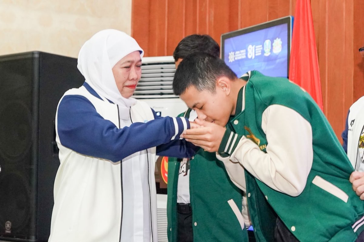 Gubernur Khofifah Lepas 45 Kontingen LKS Jatim 2026, Optimistis Pertahankan Juara Umum Nasional