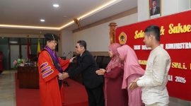 Muhammad Arifin dinobatkan menjadi Doktor Ilmu Administrasi dari Universitas 17 Agustus 1945 Surabaya. (dok.Pribadi)