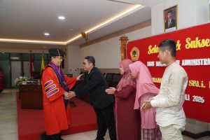 Kisah Inspiratif Muhammad Arifin, Santri Jalanan yang Berhasil Menjadi Doktor