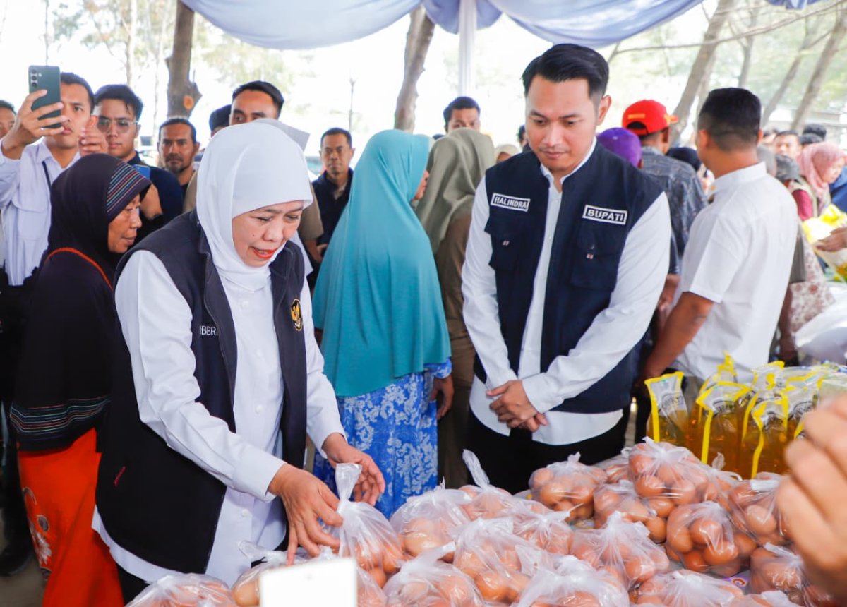 Gubernur Khofifah Gelar Pasar Murah Ke-87 di Tuban, Perkuat Pengendalian Inflasi dan Jaga Daya Beli Warga