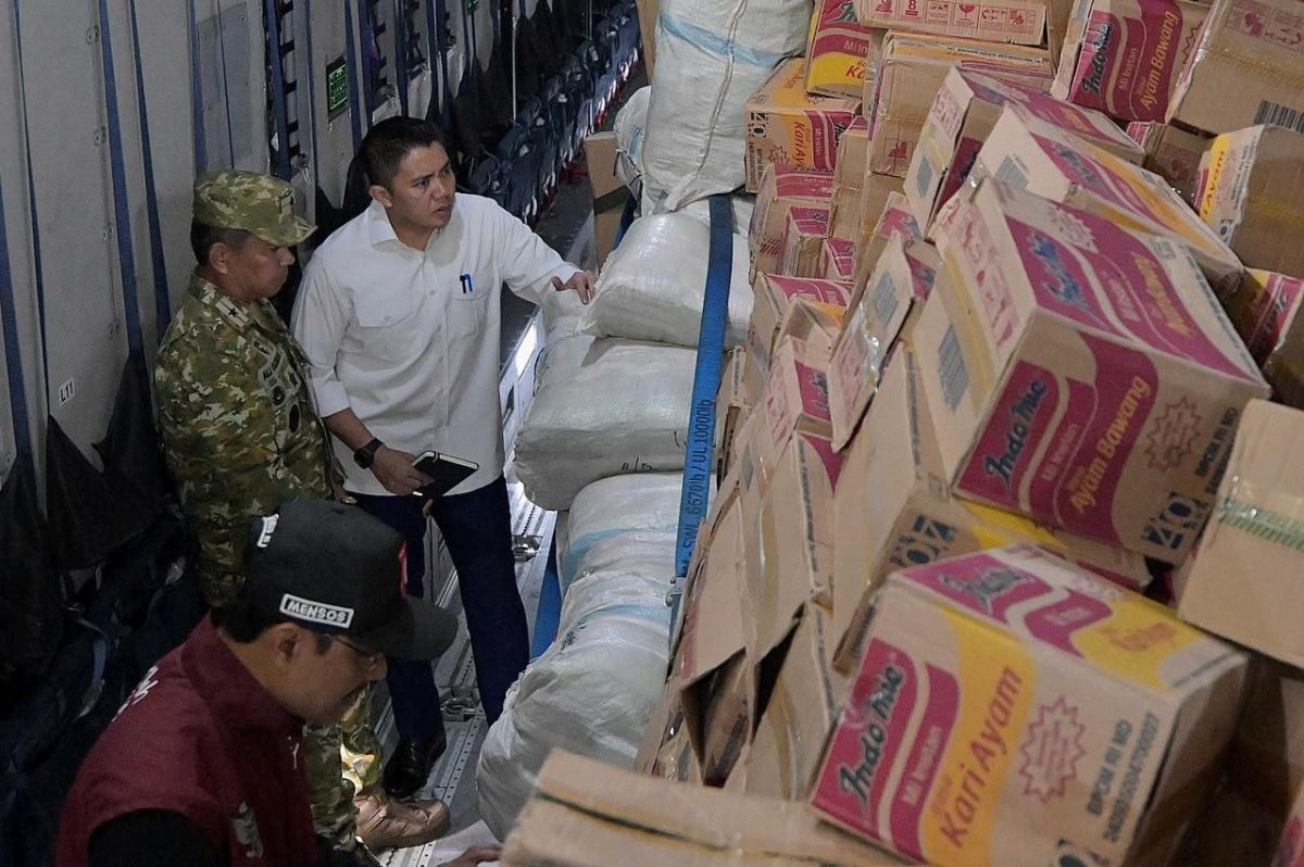 Pemerintah Kirim 253 Ton Logistik ke NTT, 5 Pesawat Bawa 65 Ton Bantuan