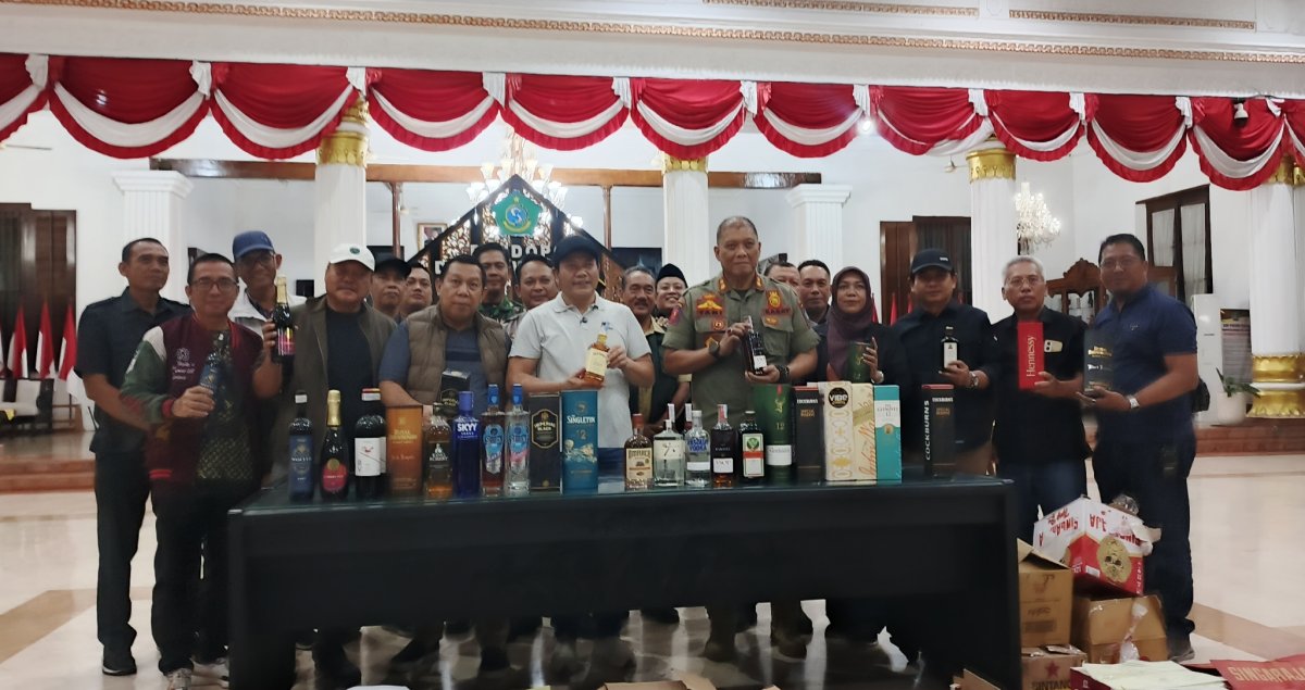 Perang Lawan Miras, Pemkab Sidoarjo Sita 1.696 Botol dalam Razia Serentak di 18 Kecamatan