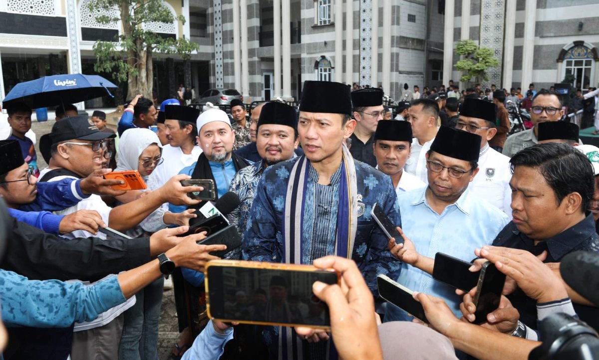 KM Mutiara Sentosa Terbakar, Menko AHY Minta Investigasi Tuntas dan Utamakan Korban