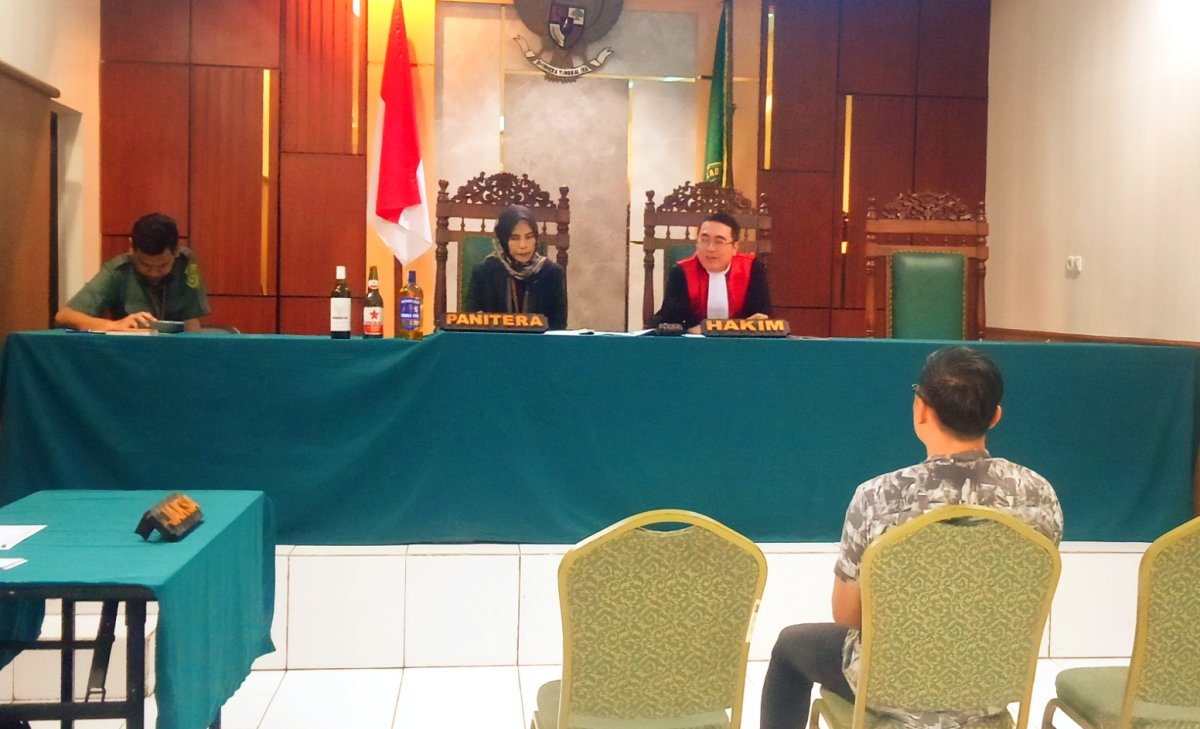 3 Penjual Miras Ilegal di Sidoarjo Disidang Tipiring, 624 Botol Disita untuk Dimusnahkan