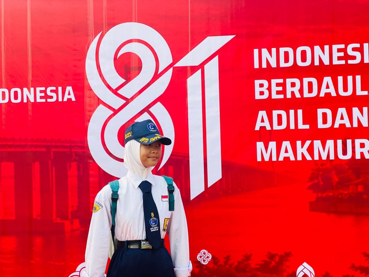 Dua Kali Berturut-turut Jadi Petugas Aubade HUT RI, Nisa Bangga Harumkan Nama SMPN 2 Bangkalan