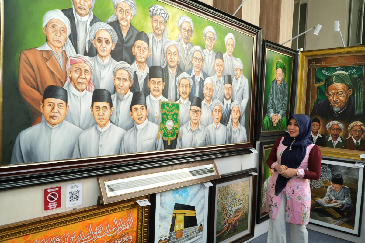 Sambut Muktamar ke-35 NU, Senator Lia Istifhama Apresiasi Galeri Lukisan Para Muasis NU