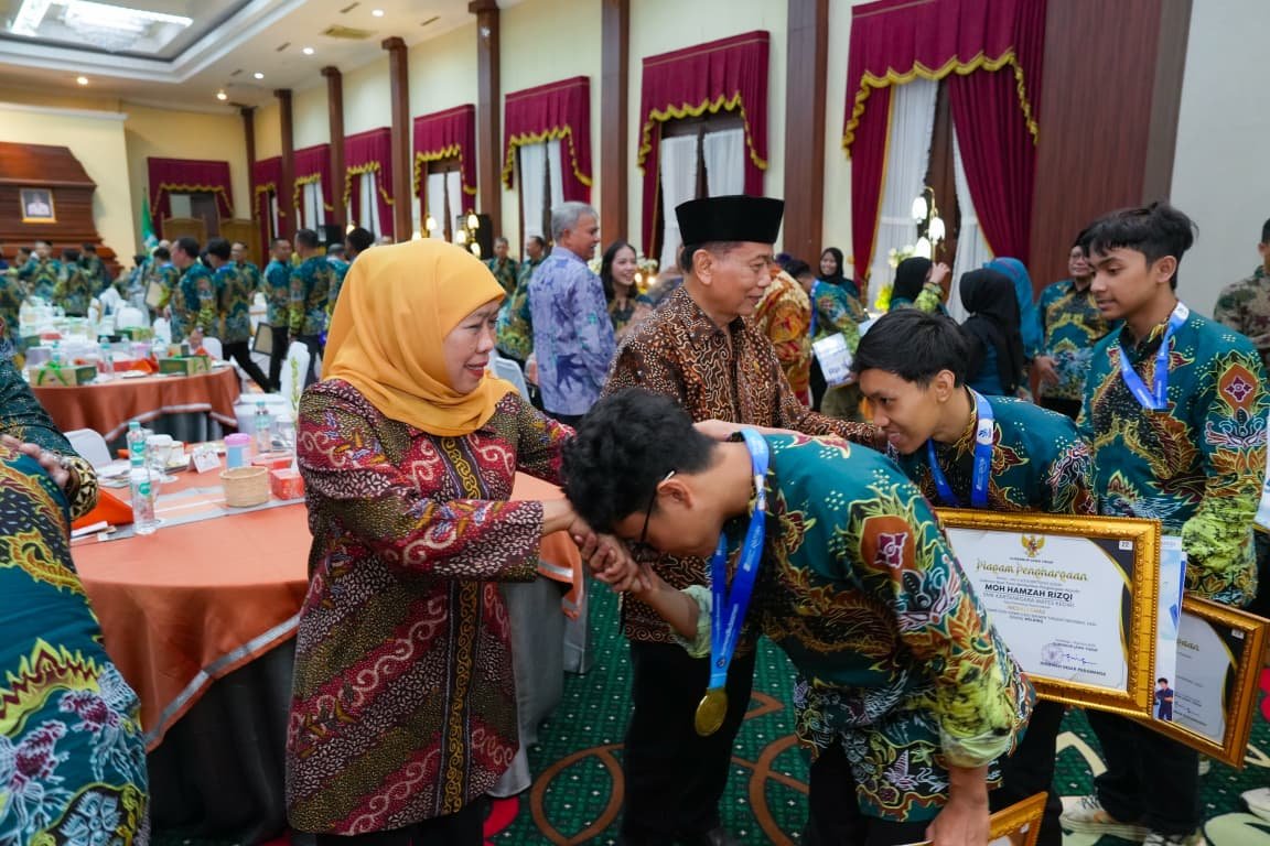 Jatim Kembali Juara Umum LKS Nasional 2026, Gubernur Khofifah Sebut Bukti Vokasi Terbaik di Indonesia