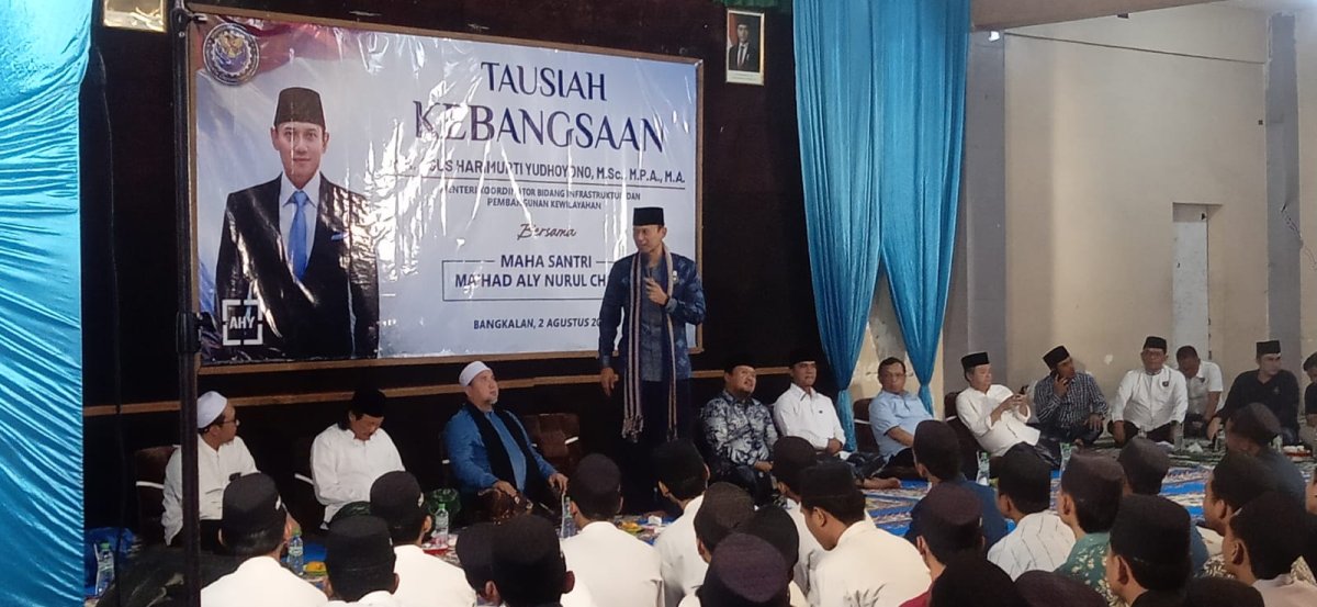 Di Hadapan Ribuan Santri Bangkalan, Menko AHY Tegaskan Infrastruktur Tanpa SDM Unggul Tak Akan Maksimal