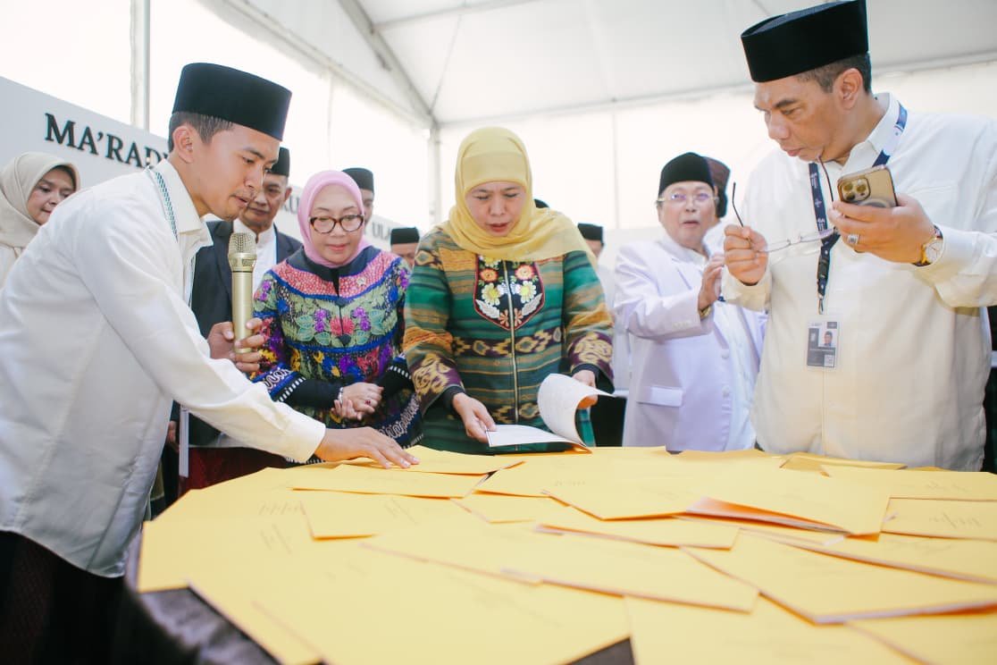 Gubernur Khofifah Buka Pameran dan Klinik Turots di Ponpes Tambakberas, Ajak Jaga Mata Rantai Intelektual