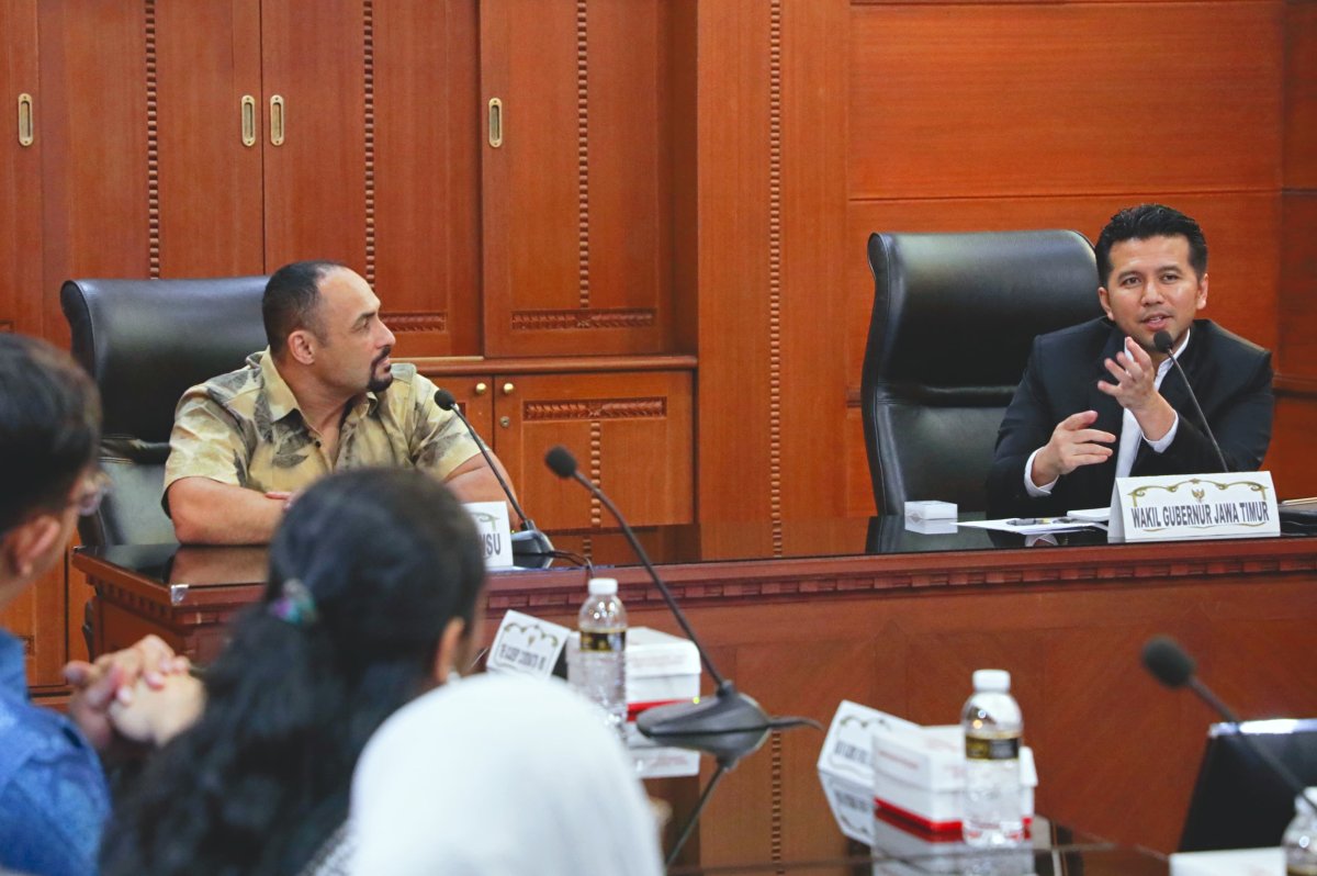 Wagub Emil Ajak Mahasiswa Jadi Arsitek Pembangunan, Dorong Kolaborasi Internasional di Jatim