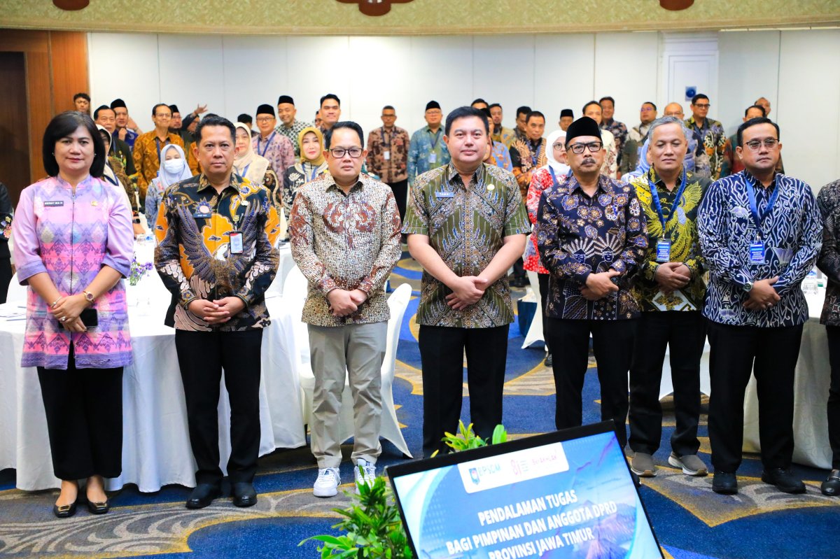 Sekdaprov Adhy Hadiri Bimtek DPRD Jatim, Tekankan Pentingnya Sinergi Eksekutif dan Legislatif