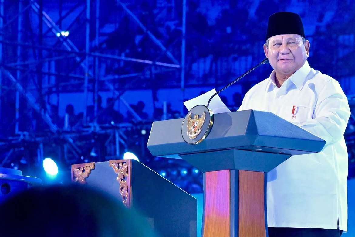 Presiden Prabowo Subianto menghadiri peringatan Hari Ulang Tahun (HUT) ke-25 Partai Demokrat yang digelar di Indonesia Arena, kawasan Gelora Bung Karno (GBK), Senayan, Jakarta. (Dok. Istimewa)