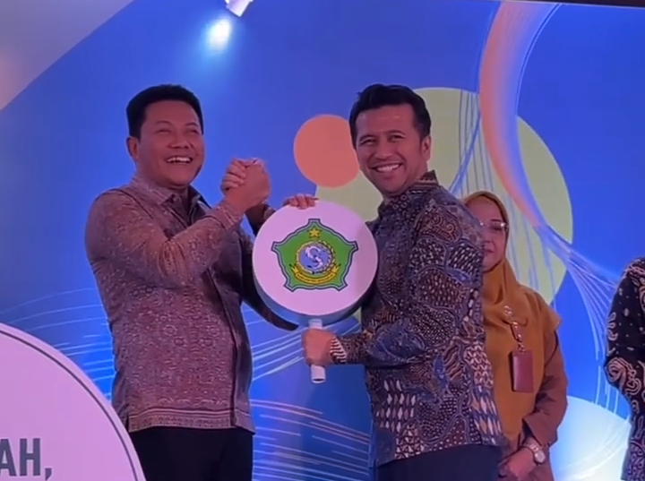 Bupati Subandi bersama Wakil Gubernur Jawa Timur Emil Elestianto Dardak di Surabaya. (Dok. screenshoot akun Instagram Subandi)