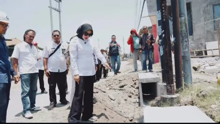Jalan Kedungbanteng Ditinggikan, Wabup Mimik Minta Drainase Tak Jadi Masalah Baru
