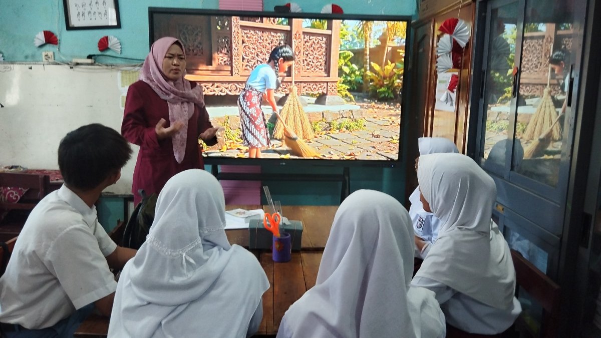 AI Masuk Kelas SLB Bangkalan, Guru Dilatih Buat Media Pembelajaran Interaktif